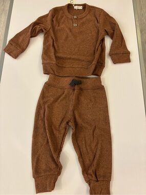 Cozii Ribbed Two-Piece Toddler Set in Warm Brown